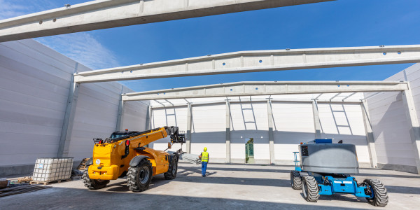 Pintar Fachadas de Naves Industriales, Fábricas y Almacenes en Hospitalet de Llobregat · Pintar Construcción de Obra Nueva