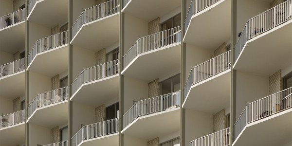 Pintar Fachadas y Patios de Luces de Comunidades Vecinos / Propietarios en Hospitalet de Llobregat · Pintura para Pintado de Bloques de Edificios Comunidades de Vecinos