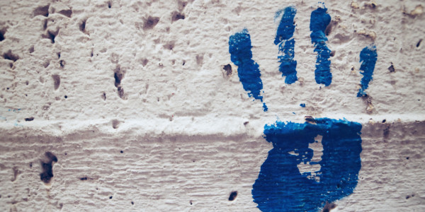 Pintar Fachadas de Empresas / Negocios / Locales Comerciales en Hospitalet de Llobregat · Limpieza, Borrado y Eliminado de Grafiti / Pintura Antigrafiti