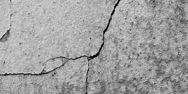 Trabajos Verticales en Fachadas de Edificios / Viviendas en Hospitalet de Llobregat · Reparación, Sellado de Grietas y Desperfectos